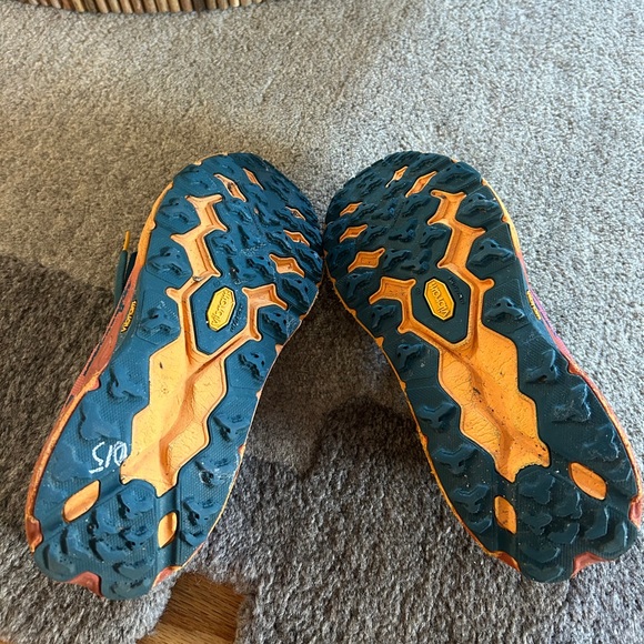 HOKA Speedgoat 5 Trail Running Sneaker - Women’s Size 9 - Picture 10 of 16